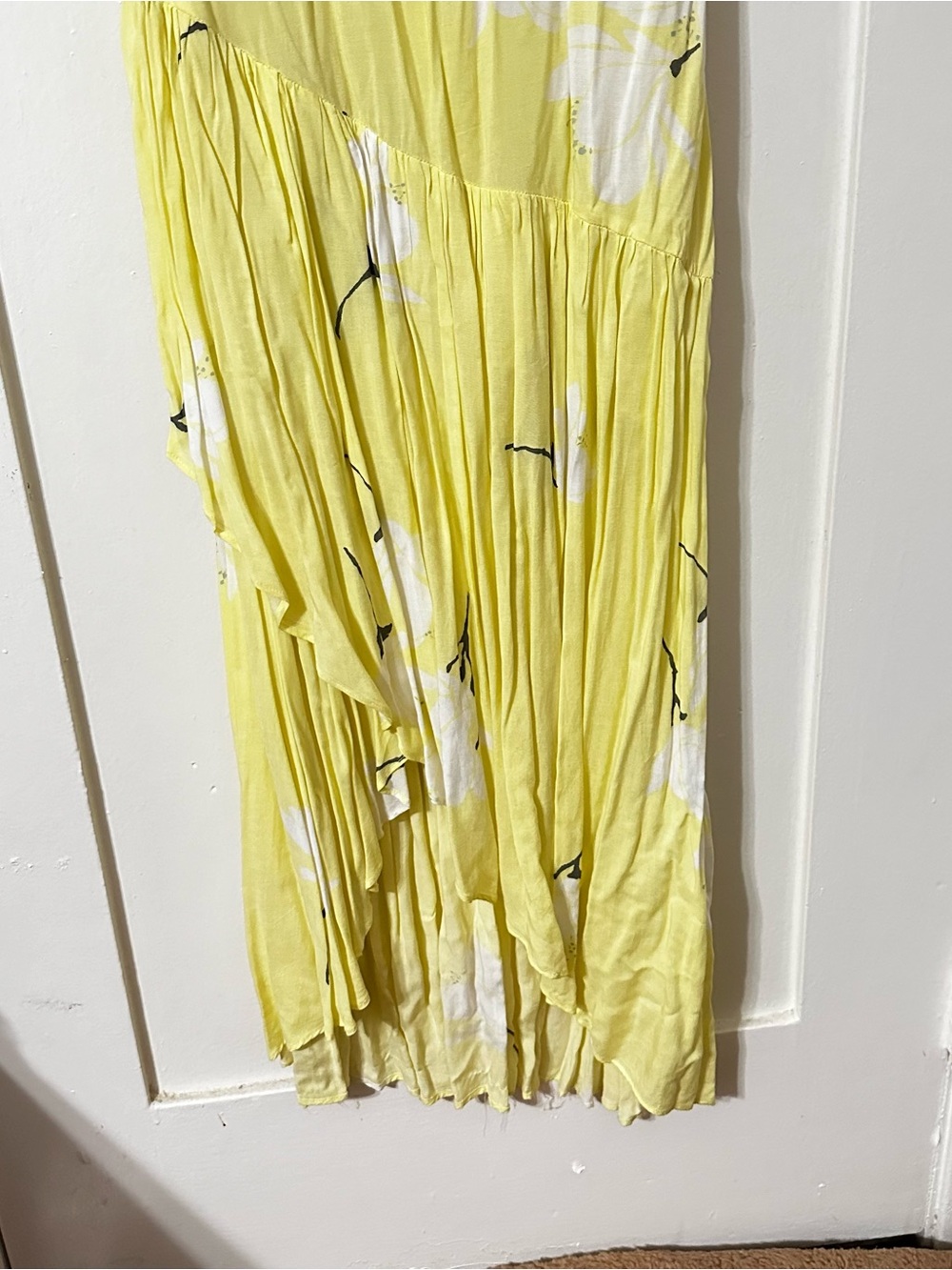 Free People She’s a Waterfall Yellow Floral Maxi dress — Size 4! - Picture 7 of 12